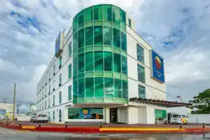 Отель «Comfort Inn Cancún Aeropuerto», Канкун