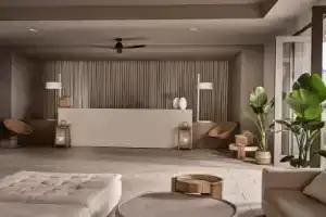 The Bay Hotel & Suites, Василикос