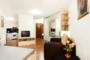 Apartment Etazhy Soyuznaya Shchorsa, Екатеринбург
