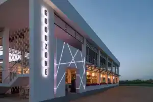 GoodZone Club Hotel, Затока