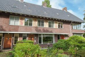 Comfortable Holiday Home in Overveen With a Terrace, Харлем
