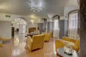 Hotel «Vardar», Котор