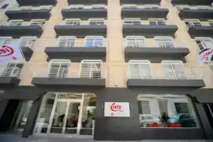 Day's Inn Hotel and Residence, Слима