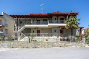 Danae Comfort Living, Пефкохори