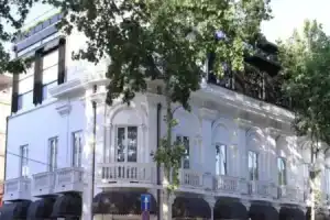 The Crown Boutique Hotel & SPA, Тирана