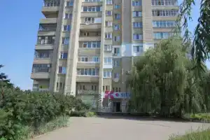 Studio Suite near Lake with Jacuzzi, Сумы