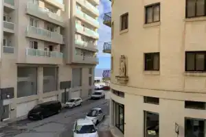 Large apartment close to rocky beach MCRE1-1, Сент-Джулианс