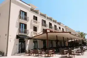 Hotel «Pine», Тиват