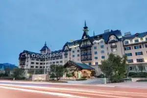 Holiday Inn Qingdao Expo, An Ihg Hotel, Циндао