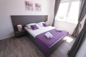 Apartments & Rooms Danivan Pool Villas B, Новаля