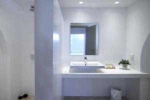 Aurora Luxury Suites, Имеровигли