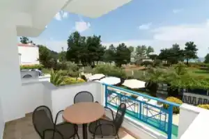 Smaro Studios, Хриси-Амудия