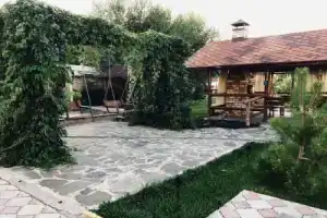 Green Yard Hotel, Каракол