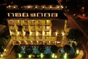 Orbit Resort & Spa, Нячанг