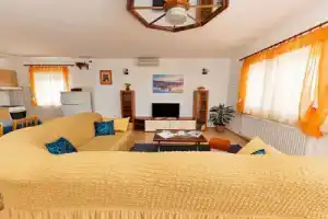 Villa Saba 23572, Трогир
