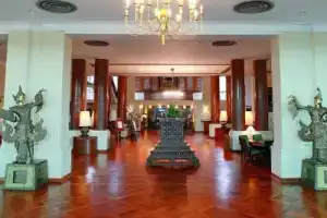 Inya Lake Hotel, Янгон