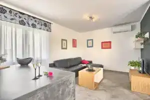 Villa Krnica 788, Кринца