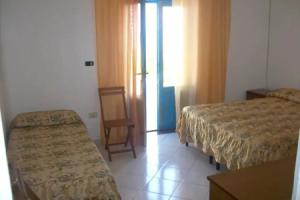 House With 2 Bedrooms in Panarea, With Wonderful sea View and Enclosed, Панарея