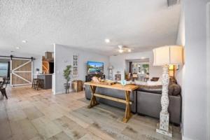 Canal Front Beach Home - Flagler Beach, Florida 5 Bedroom Home, Флаглер-Бич