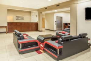 Hawthorn Extended Stay by Wyndham Bloomington, Блумингтон