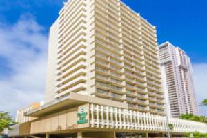 Tropical Studios at Marine Surf Waikiki - FREE PARKING - BEST LOCATION - FULL KITCHEN - SWIMMING POOL, Гонолулу