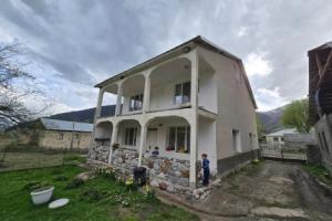 Hotel Shdugra, Багвданари