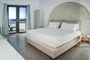 Апарт-отель «Amity Suites - Adults Only», Фира