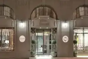 Отель «La Maison Favart», Париж