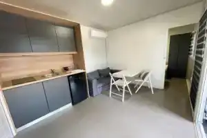 D&I Mobile Home, Привлака