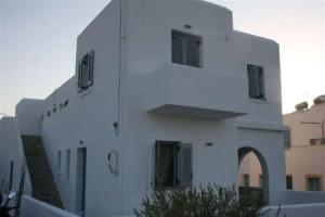 Lazino Studios and Apartments, Науса