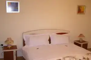 Гостиница «Mi & Max», Капан