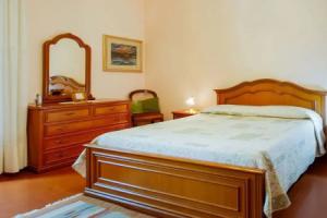 Splendid Holiday Home in Altopascio With Garden, Альтопашо