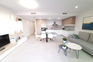 Aqua Beach Torrevieja by Villas&You, Торревьеха