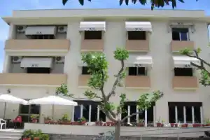 Hotel «Naviglio», Марина ди Пьетрасанта