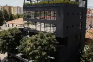 In Gallery Hotel & Spa, Корча
