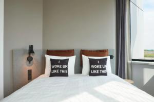 Отель «Moxy Amsterdam Schiphol Airport», Хоофддорп