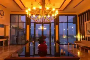 Blue Pier Hotel, Коджаэли