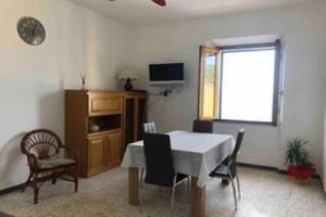Centrally located apartment with sea view-casetta Annunziata, Порто-Санто-Стефано