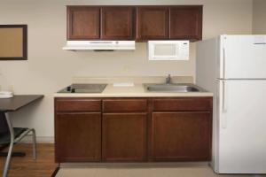 WoodSpring Suites Topeka, Топика