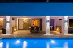 Amperian Mykonos Suites & Villas, Миконос