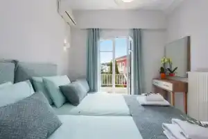 Marietta's Resort, Гувия