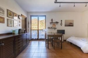 Mysa Properties - Lovely Studio between Lake and Castle, Варенна