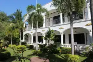 White Elephant Resort, Сурин