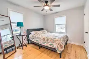 Pet-friendly Uptown Normal Home: Steps to ISU, Блумингтон