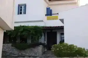 Lemos Hotel, Коккари
