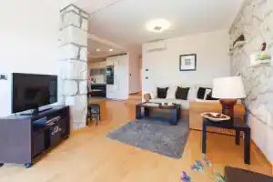 Stunning Home in Crikvenica With Wifi and 2 Bedrooms, Цриквеница