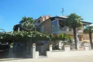 Pretty Apartment With Balcony, Пореч