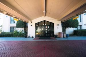 Guest Inn & Suites, Норкрос