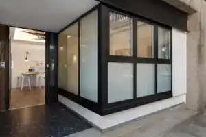 Suite Nest, Падрон