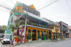 Yellow Hotel, Чианг Май
